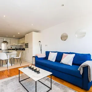 In The Heart Of Centre Apartment Cardiff