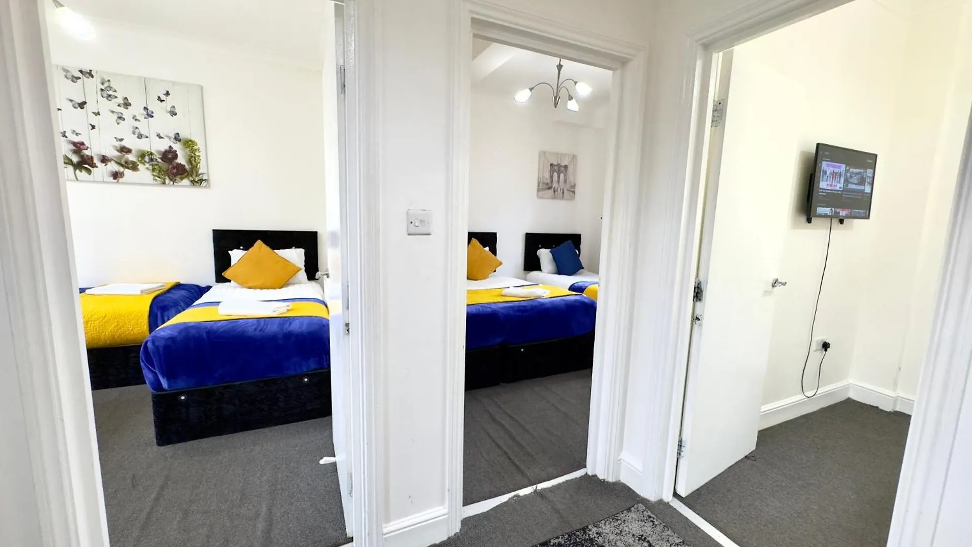 4 Bedrooms House, 3 Bathrooms , Separate Reception, Full Kitchen, Garden, Parking London United Kingdom